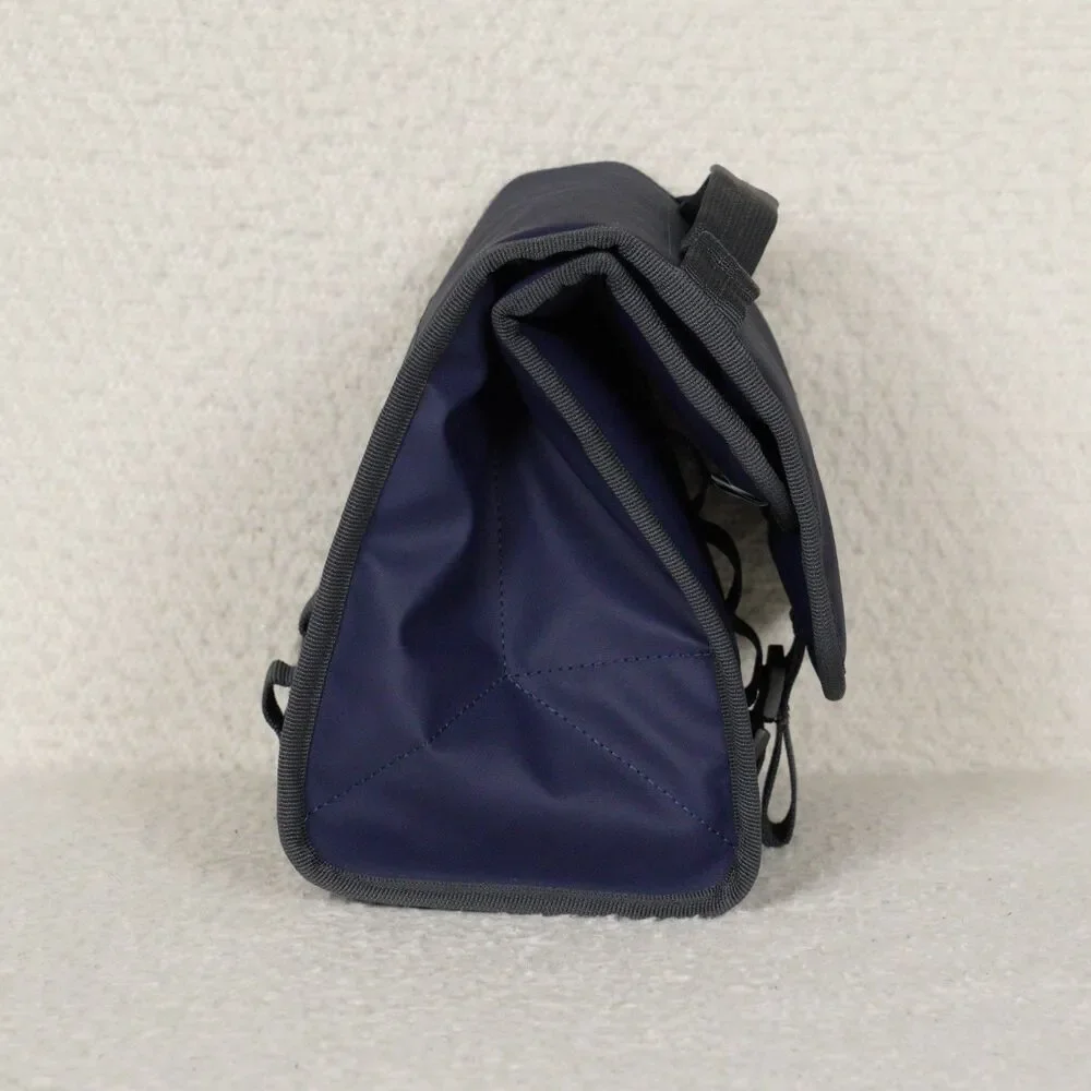 YETI Daytrip Lunch Bag Navy Soft-Cooler Fold-and-Go Insulation Personal Durable